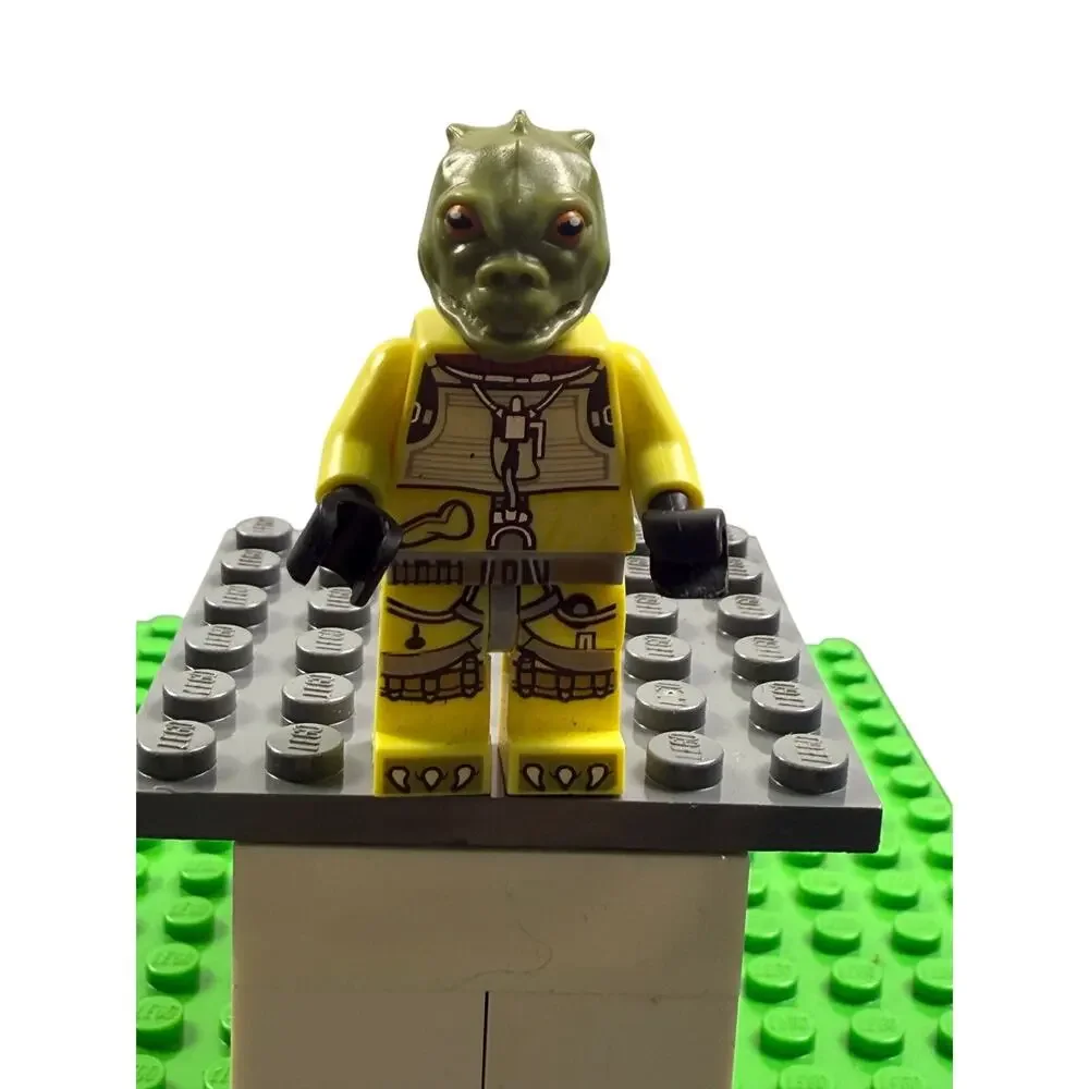 LEGO Star Wars Bossk Minifigure Olive Green Alien Pilot 75167 sw0828